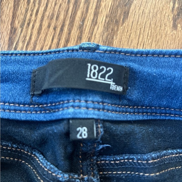 28” skinny jeans - Picture 3 of 4